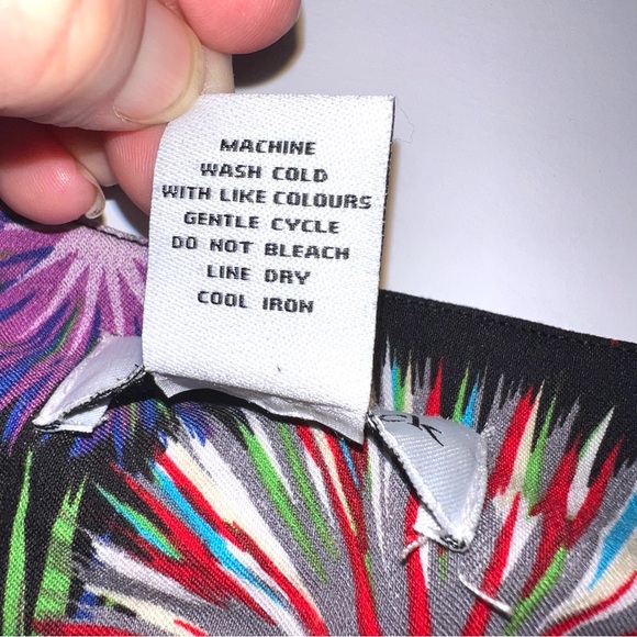 Peck And Peck Womens Skort Skirt Size 14 Colorful Fireworks
Pull on stretch - Picture 11 of 11